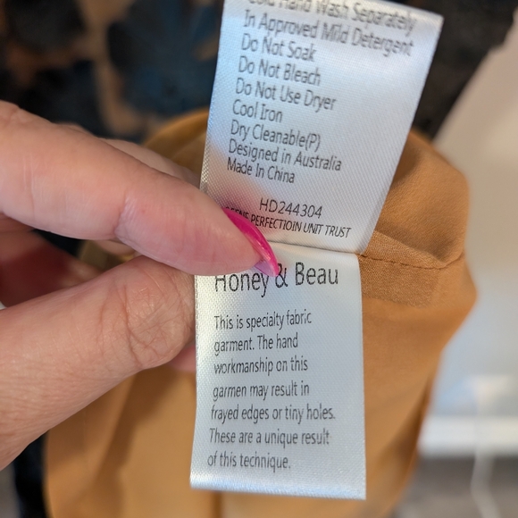 Honey & Beau Black and Tan Puff Sleeve Mini Dress With Sewn Applique Sz. 4 - Picture 10 of 13